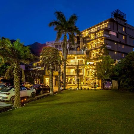 Tripli Hotels Ayushman Retreat Rishikesh Bagian luar foto